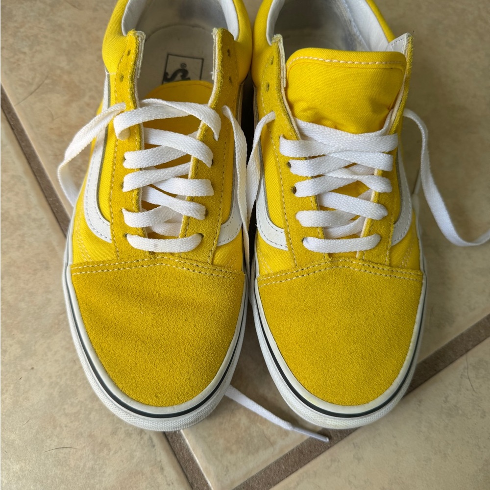 Yellow Vans Mens 7.5 / Womens 9.0 “Like New”. Product code: 751505